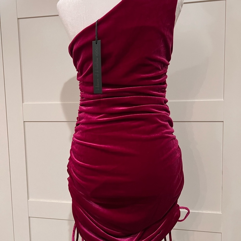 House of Harlow 1960- raspberry velvet cocktail dress NWT - Picture 5 of 5